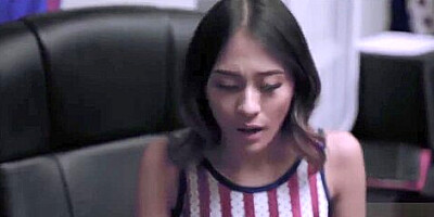 Jasmine Grey Fingered by Trainer