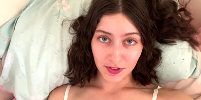 All Natural Fox Shows Us Her Hairy Pussy
