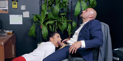 Curvy office slut Valentina Jewels gets boned on the table