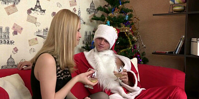 Promiscuous blondie floozy amber daikiri loves a banging rail