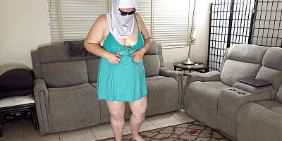 Big booty mature pawg milf showing juicy fat ass &amp, wet white pussy close up - BBW SSBBW chubby granny jerking off black cock