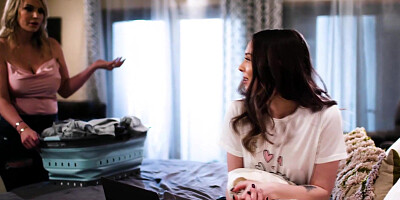 Teen masturbating with stepmom on porn