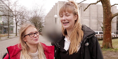 Die Studentinnen Holly & Ida treiben es in der Bibliothek