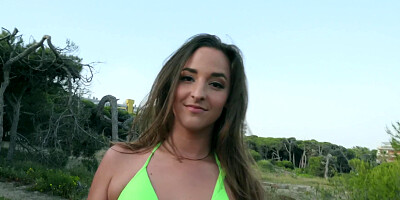 Tanned hottie Amirah Adara fucks lucky guy outdoors