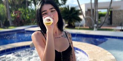 I warm up my cameraman and fuck him