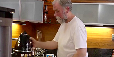 New Morning Starts For Blonde And Her Old Spouse With Sex With Jenny Smart