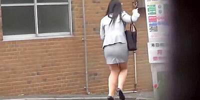 Kinky Babe Wets Herself