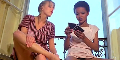 Vintage MILFs are penetrated in a boarding house