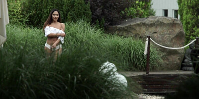 Stunning teen's ass is stretched out outdoors