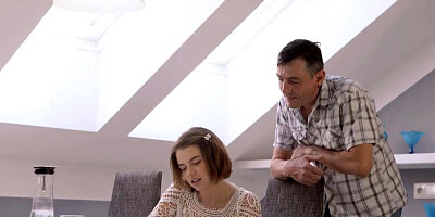 Big money is in skinny's mind when old man licks off