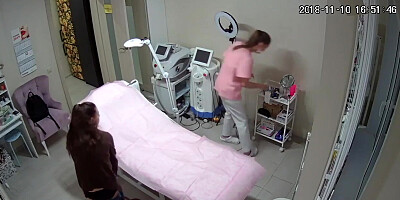 Sexy hair removal from 18-year-old pussy for hidden cam