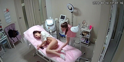 Sexy hair removal from 18-year-old pussy for hidden cam