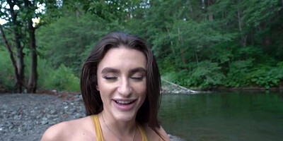 Riverside quickie with a beautiful stranger