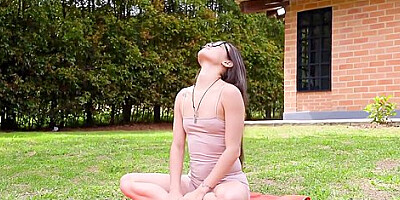 Spicy Latina Yogini Enjos Dick After Asana