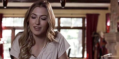 Foxy And Horny - An Adventure! With Alexa Grace