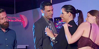 Swinger Gets Double Stuffed With Mariska X And Francys Belle