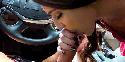 Horny chick is sucking her boyfriend's dick in the car