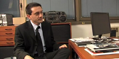 Dual foray pour la secretaire Lola Vinci