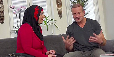 Grateful Muslim Chunky Stepmom Gets Boned