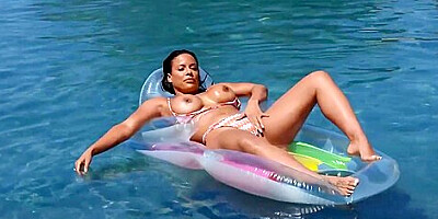 Scott Nails And Luna Star In Horny Cougar Incredible Sex Story