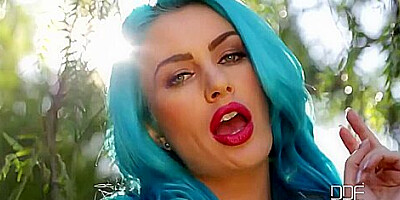 Gigi Allens In X-rated Garden Gasm - She Gives Herself A Good One