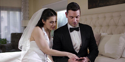 MILF surprised husband with her ass