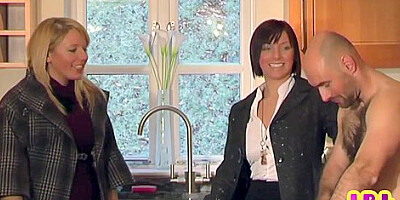 Cfnm Handjob Whores Kissing And Milking One Raunchy Man