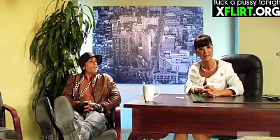 Buxom cougar lisa ann