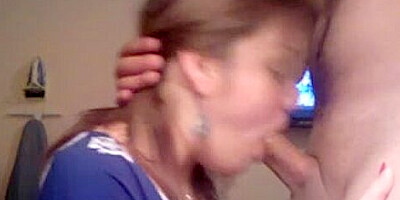 Pretty Girlfriend Blowjob in Hotel