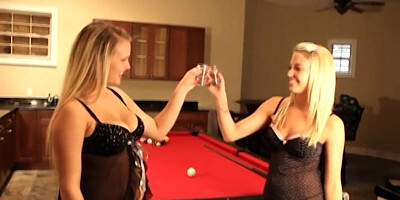 Kinky lezzy teenies get bare