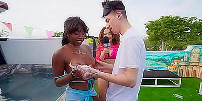 Amari Anne Willow Ryder Nia Bleu Selina Bentz And Daisy Lavoy Red-hot Rooftop