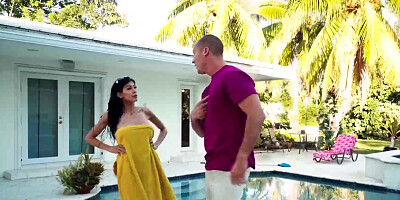 Milf Heather Vahn gets filled with cock poolside on cam