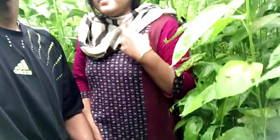 Devar and Bhabhi secretly go to the jungle and have sex, the fun is different