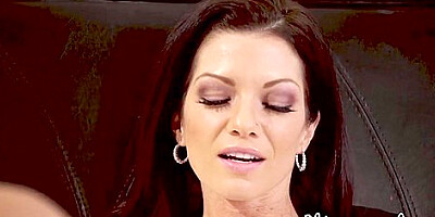 Pretty Stepdaughter Seduces Milf For Hot Rimming With Val Dodds