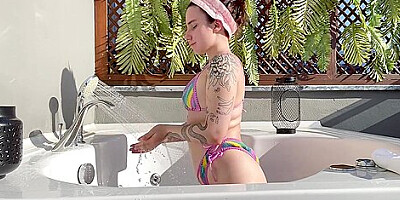 Sexy Tatted Alternative Model In The Balcony Hot Tub