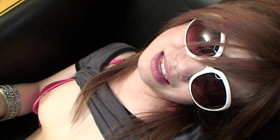 Asuka Hotta has no sexy shapes and wears sunglasses during sex