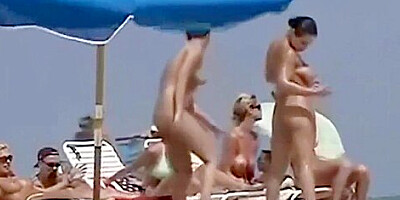 Beautiful swinger at the beach Do not miss !!