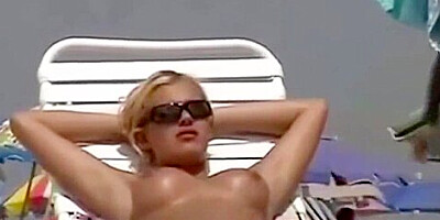 Beautiful swinger at the beach Do not miss !!