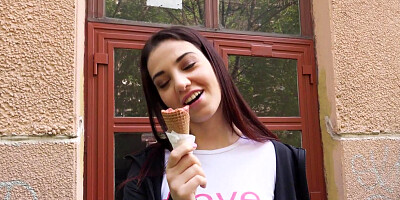 European chick sucked dick for money