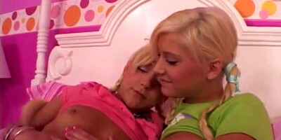 PREMIUMGFS - Lil' Lexy Smooching and Fingerblasting Couple All Girl