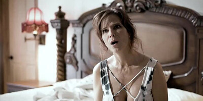 Syren De Mer is an ultra-kinky mature who loves to have casual three-ways with junior men