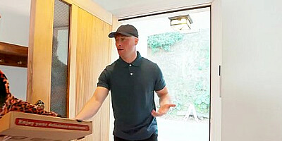 Angie Faith And Zac Wild - Delivery Dare