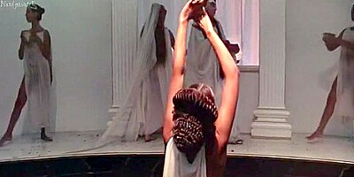 Caligula - Helen Mirren, Teresa Ann Savoy and Others