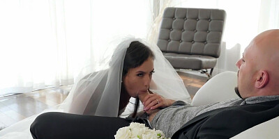 Slutty bride Kelsi Monroe cheats on her fiance