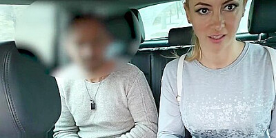 Uber driver caught on camera a couple having a blowjob in car back seat