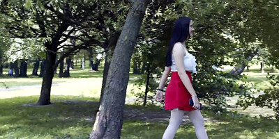 Teen brunette has wild sex at the first date