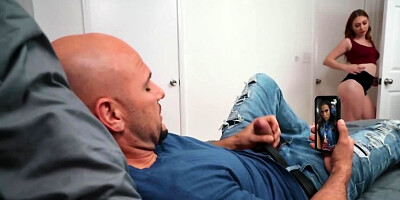 Tanned chick shares boyfriend's bulge with pretty roommate