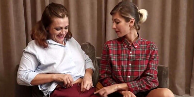 Mature stepmom teaches teen wench lesbian sex