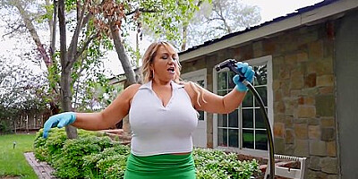 Miss Raquel And Melony Melons In And Pawgs Interracial Thre