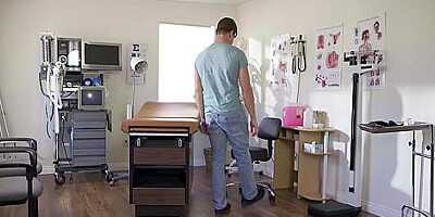 Emma Hix - Big Tits Is A Perfect Blonde Doctor And She Loves To Suck A Cock